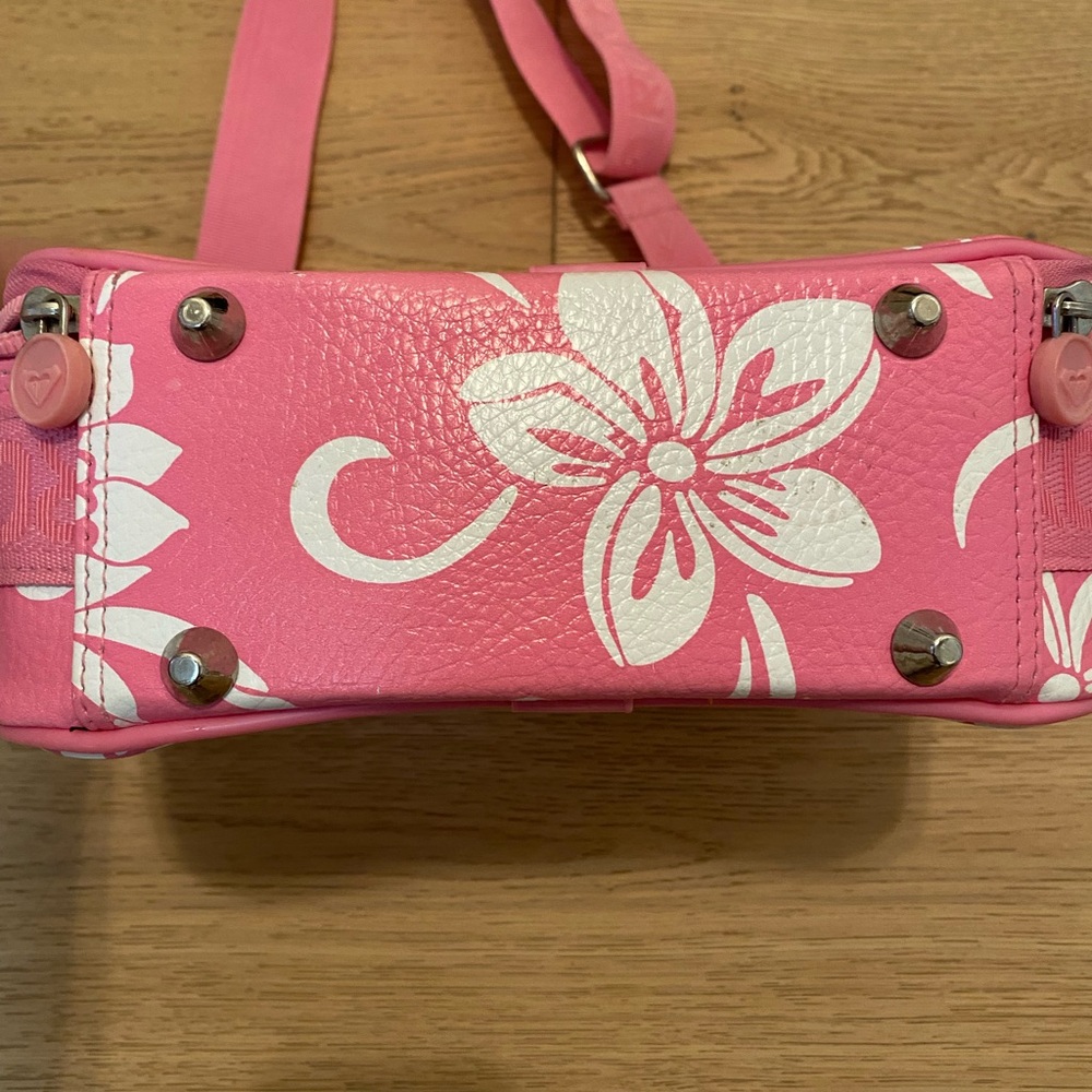 Pink Roxy lunch box - Picture 5 of 7